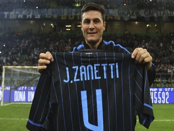 Javier Zanetti Kenang Nomor Punggung Peninggalannya di Inter