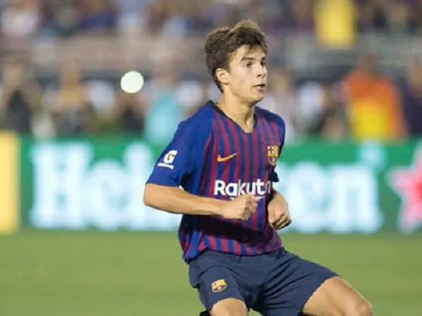 Musim Depan, Barcelona Promosikan Dua Gelandang Muda Jebolan La Masia