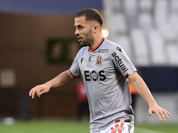 Resmi! OGC Nice Enggan Permanenkan Defender Lazio