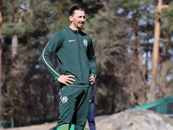 Ibrahimovic Berharap Bisa Bertahan di Swedia Selama Mungkin