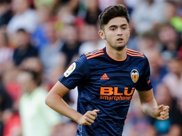 Milan Siap Sodorkan Kontrak Menggiurkan untuk Remaja Valencia