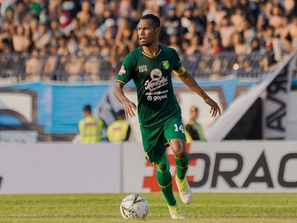 Ruben Sanadi Lelang Jersey Musim Terakhirnya Bersama Persebaya