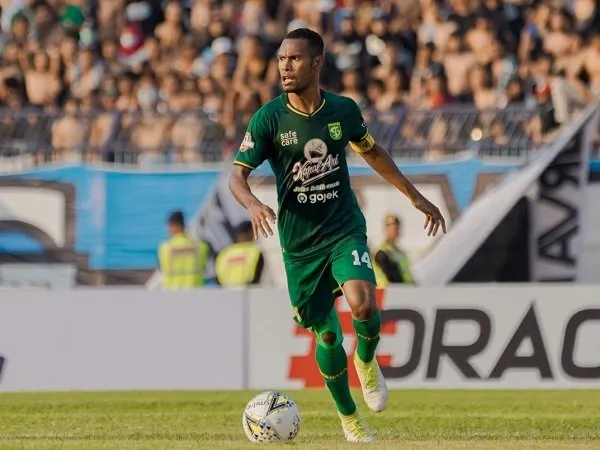 Ruben Sanadi Lelang Jersey Musim Terakhirnya Bersama Persebaya