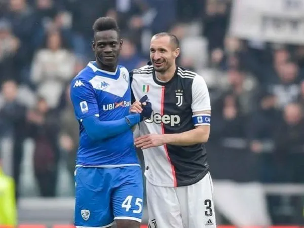 Giorgio Chiellini Tentang Mario Balotelli: Dia Pantas Ditampar