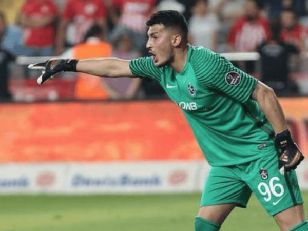 Musim Panas Ini, Liverpool Akan Datangkan Kiper Trabzonspor