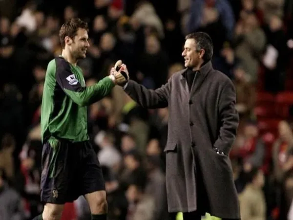 Peter Cech Ungkap Reaksi Pertamanya Saat Tahu Mourinho Dipecat Chelsea