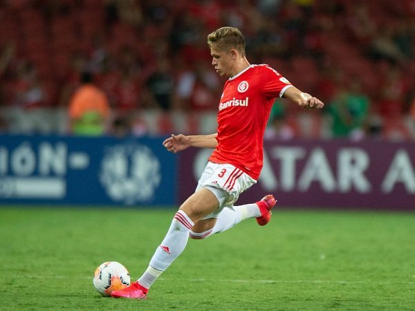 Perkuat Bek Tengah Milan, Rangnick Siapkan Tiga Target Menarik