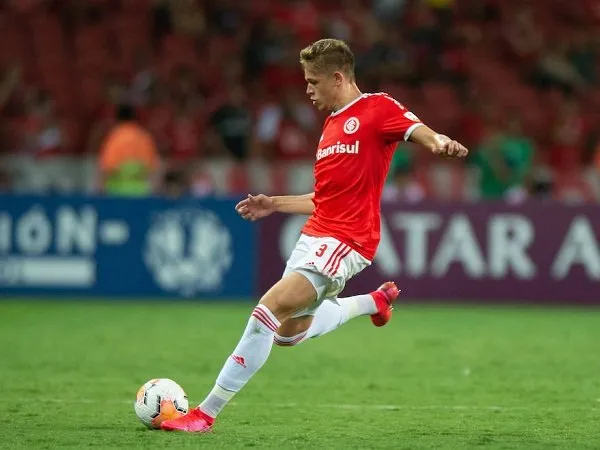 Perkuat Bek Tengah Milan, Rangnick Siapkan Tiga Target Menarik