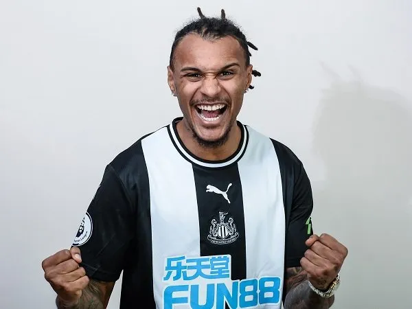 Media Italia Klaim Inter Akan Bawa Pulang Valentino Lazaro dari Newcastle United