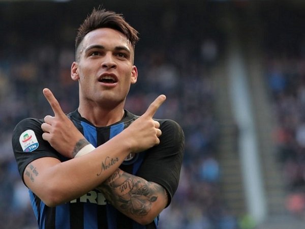 Gabung Barcelona, Martinez akan Belajar Banyak dari Suarez