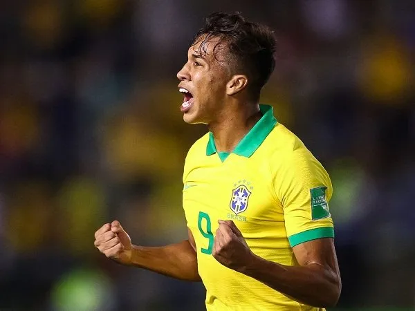 Milan dan Juventus Gigit Jari, Starlet Santos Pilih Merapat Ke Barcelona