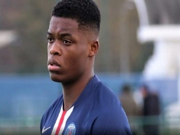 Tottenham Lakukan Pendekatan Awal Rekrut Bek Tengah PSG