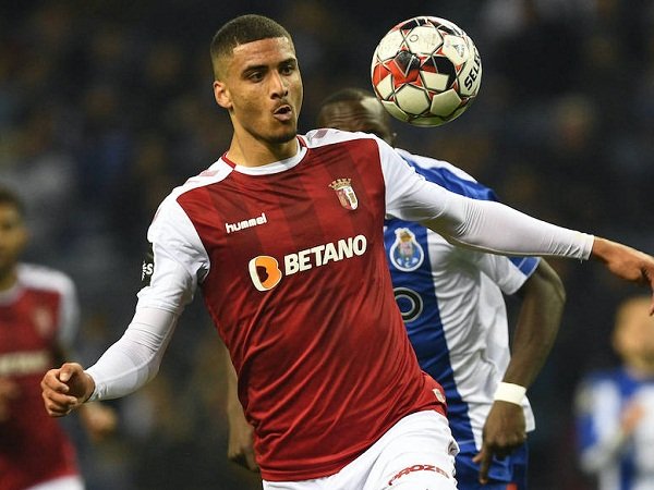 Milan Gali Informasi Mengenai Starlet FC Braga