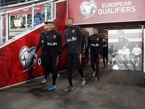 Diskusi dengan Raiola, Milan Bahas Duo Bintang Eredivisie