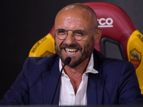 AS Roma Resmi Pecat Direktur Olahraga, Ada Apa?
