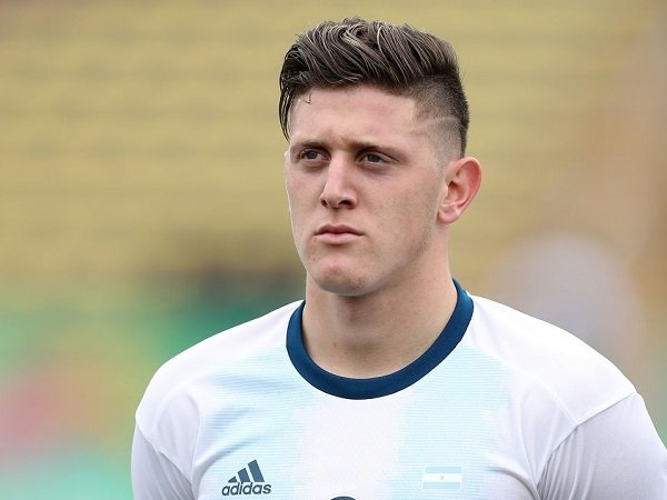 Inter dan AC Milan Berebut Tanda Tangan Striker Muda Argentina