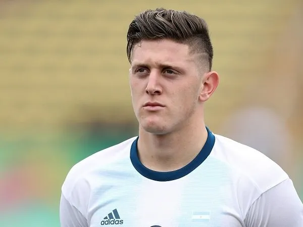 Inter dan AC Milan Berebut Tanda Tangan Striker Muda Argentina