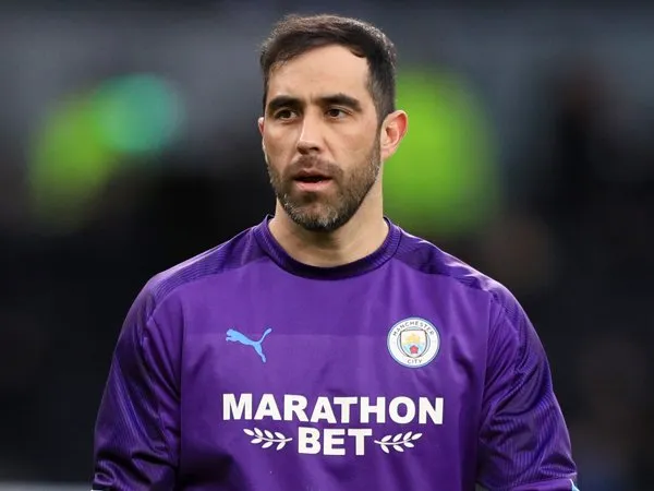 Termasuk Arsenal, Claudio Bravo Buka Peluang Terima Tawaran Tiga Klub ini