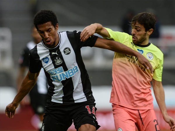 Pengambilalihan Klub Terhalang Izin, Pemain Newcastle Tidak Terganggu