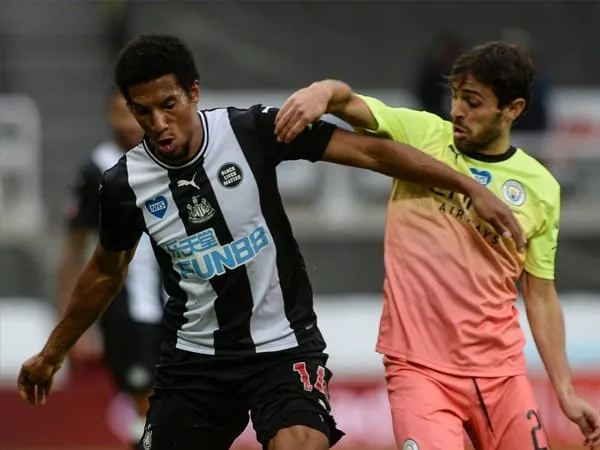 Pengambilalihan Klub Terhalang Izin, Pemain Newcastle Tidak Terganggu