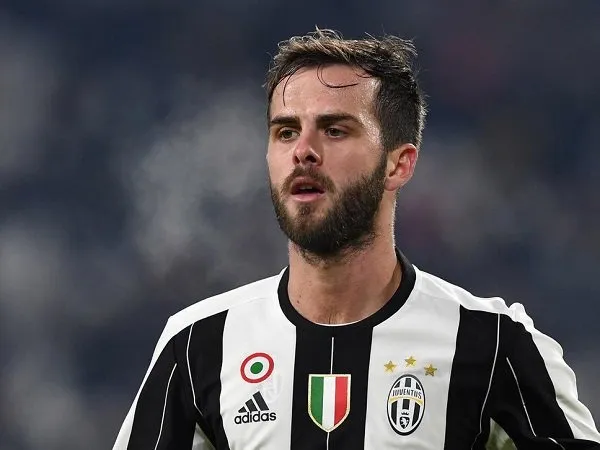 Resmi Gabung, Miralem Pjanic: Sampai Jumpa, Forca Barca!