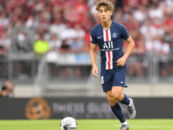 Dortmund Tertarik Merekrut, Adil Aouchiche Sengaja Ingin Tinggalkan PSG