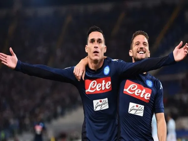Mertens Bujuk Callejon Supaya Bertahan di Napoli