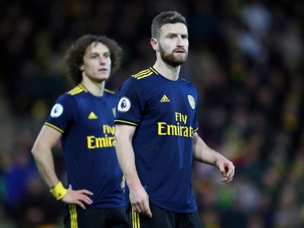 Dikawal Luiz dan Mustafi, Martinez Merasa Aman Jaga Gawang Arsenal