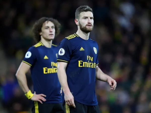 Dikawal Luiz dan Mustafi, Martinez Merasa Aman Jaga Gawang Arsenal