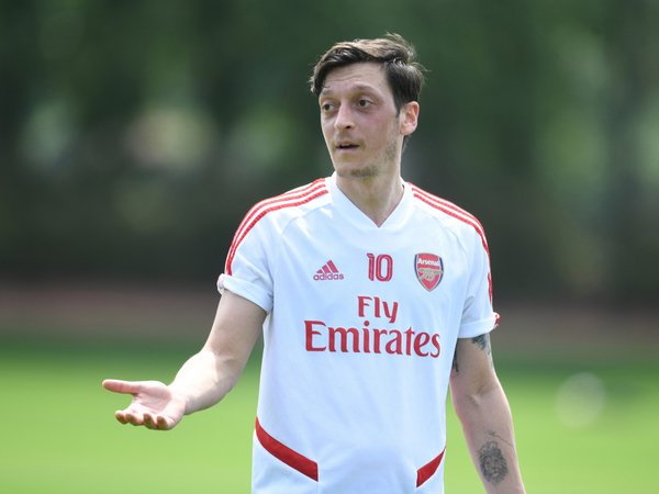 Istanbul Basaksehir Berminat Boyong Ozil dari Arsenal