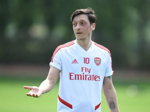 Istanbul Basaksehir Berminat Boyong Ozil dari Arsenal