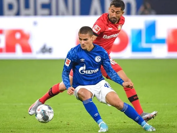 Atletico Madrid Dan Tottenham Bersaing Perebutkan Servis Gelandang Schalke 04