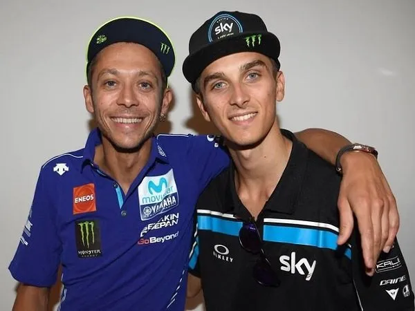 Bangga dengan Muridnya di Sky Racing VR46, Rossi Siap Sambut Luca Marini di MotoGP