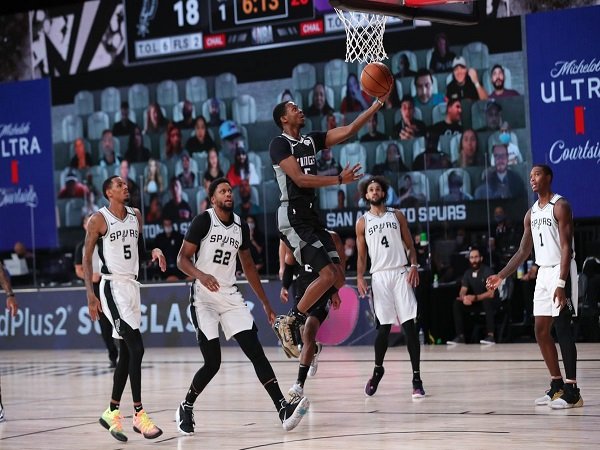 39 Poin Fox Tak Cukup Selamatkan Kings Dari Kekalahan