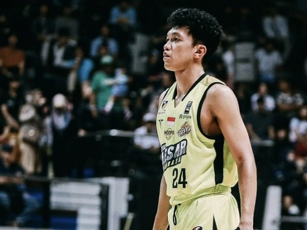 Pebasket Pacific Caesar Klaim sebagai Fans Garis Keras Kyrie Irving