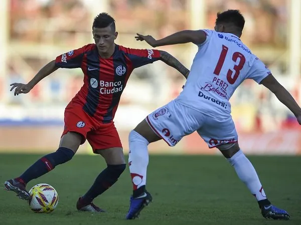 Milan Disodori Peluang Rekrut Bek Kanan San Lorenzo