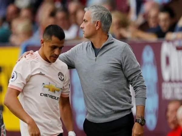 Mourinho Beri Peringatan Pada Bintang Man United di Hari Kedatangan Alexis Sanchez