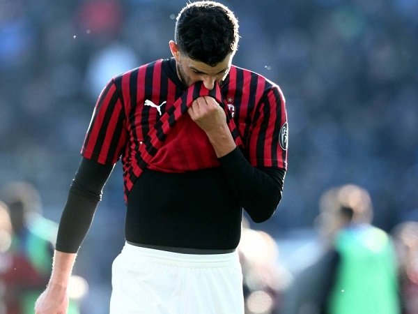 Rencana Milan Bakal Paksa Satu dari Dua Bek Tengah Ini Hengkang