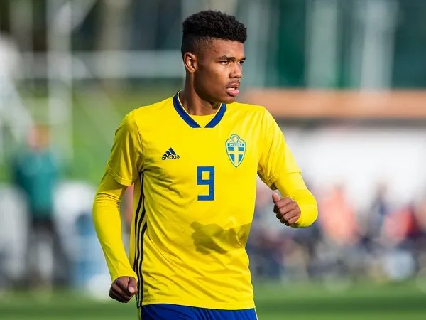 Direktur Olahraga Hammarby Bicara Soal Calon Striker Anyar Milan