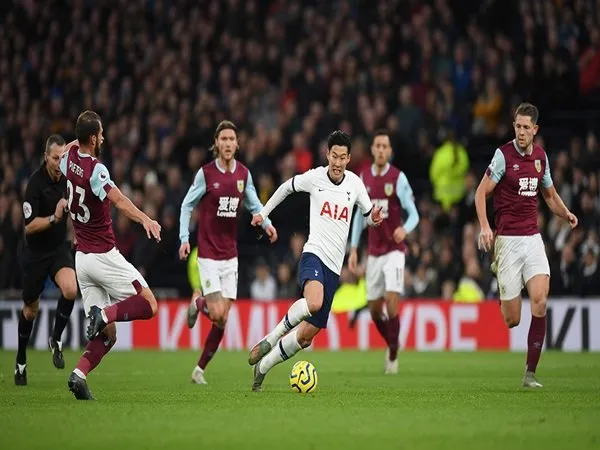 Gol Son Heung-Min ke Gawang Burnley Jadi yang Terbaik di Premier League Musim 2019/20