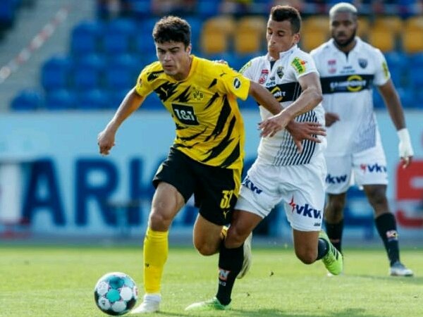 Lucien Favre Puji Performa Bintang-Bintang Muda Dortmund