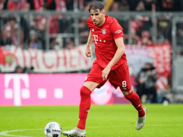 Bakal Dilepas Bayern Munich, Kini Javi Martinez Diincar Fiorentina