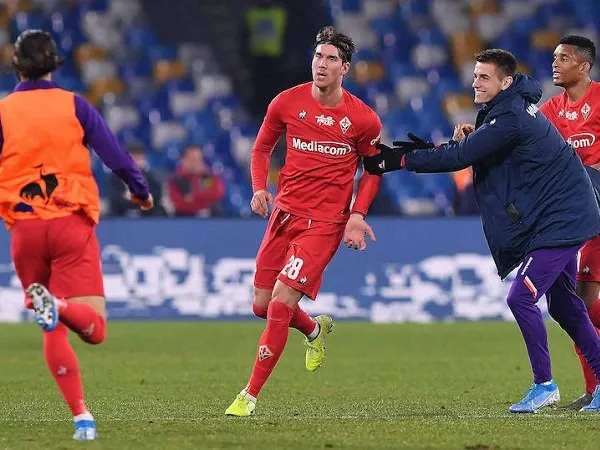 Hellas Verona Bakal Saingi Milan Buru Striker Muda Fiorentina