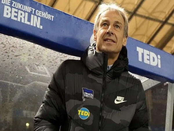 Jurgen Klinsmann Harapkan Fans Tottenham Beri Kepercyaan Pada Mourinho