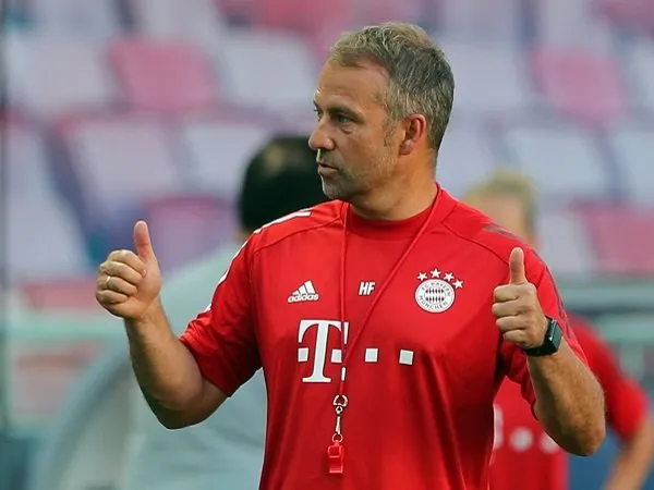 Hansi Flick Tegaskan Bayern Munich Tetap Terapkan Strategi Menyerang Saat Hadapi PSG