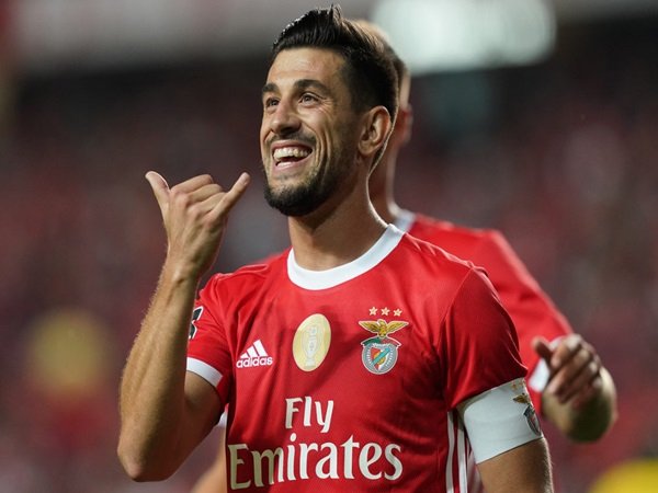 Tottenham Lirik Gelandang Benfica Gantikan Tanguy Ndombele