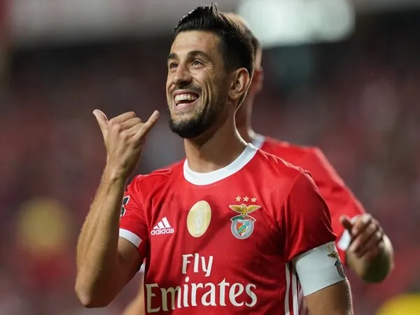 Tottenham Lirik Gelandang Benfica Gantikan Tanguy Ndombele