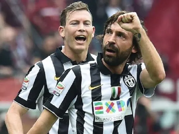 Stephan Lichtsteiner Yakin Andrea Pirlo Bakal Sukses Jadi Pelatih Juventus