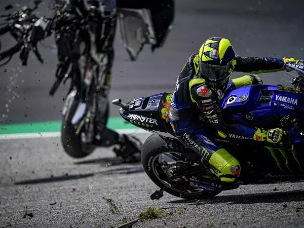 Terhindar dari Insiden Maut, Rossi Disebut Dilindungi Arwah Simoncelli