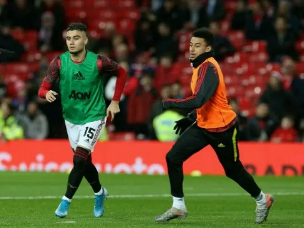 MU Siap Jual Dua Pemain Untuk Beri Tempat Kepada Van de Beek